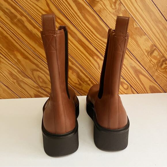 VINCE Brinton Leather Round Toe Chelsea Boot - Picture 5 of 7